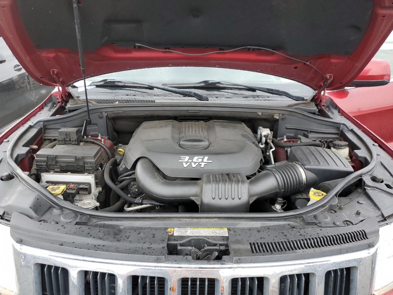 2013 Jeep Grand Cherokee - Image 12