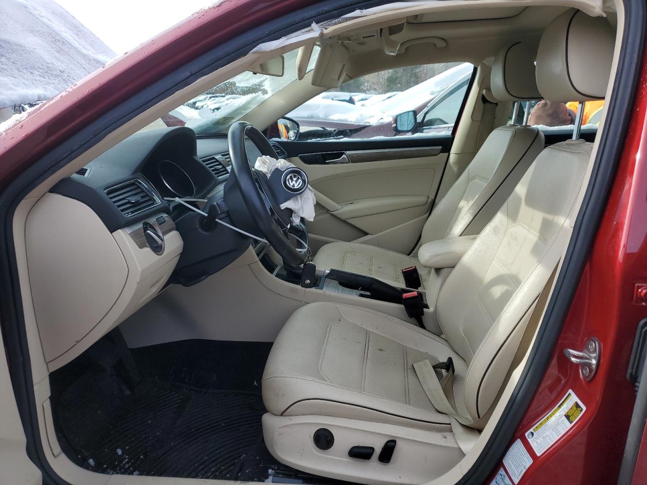 2018 Volkswagen Passat - Image 7