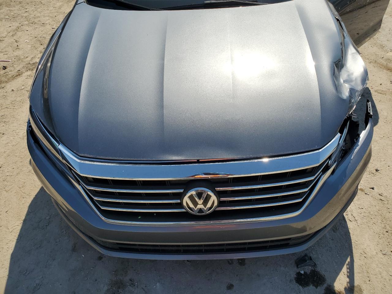 2021 Volkswagen Passat - Image 11