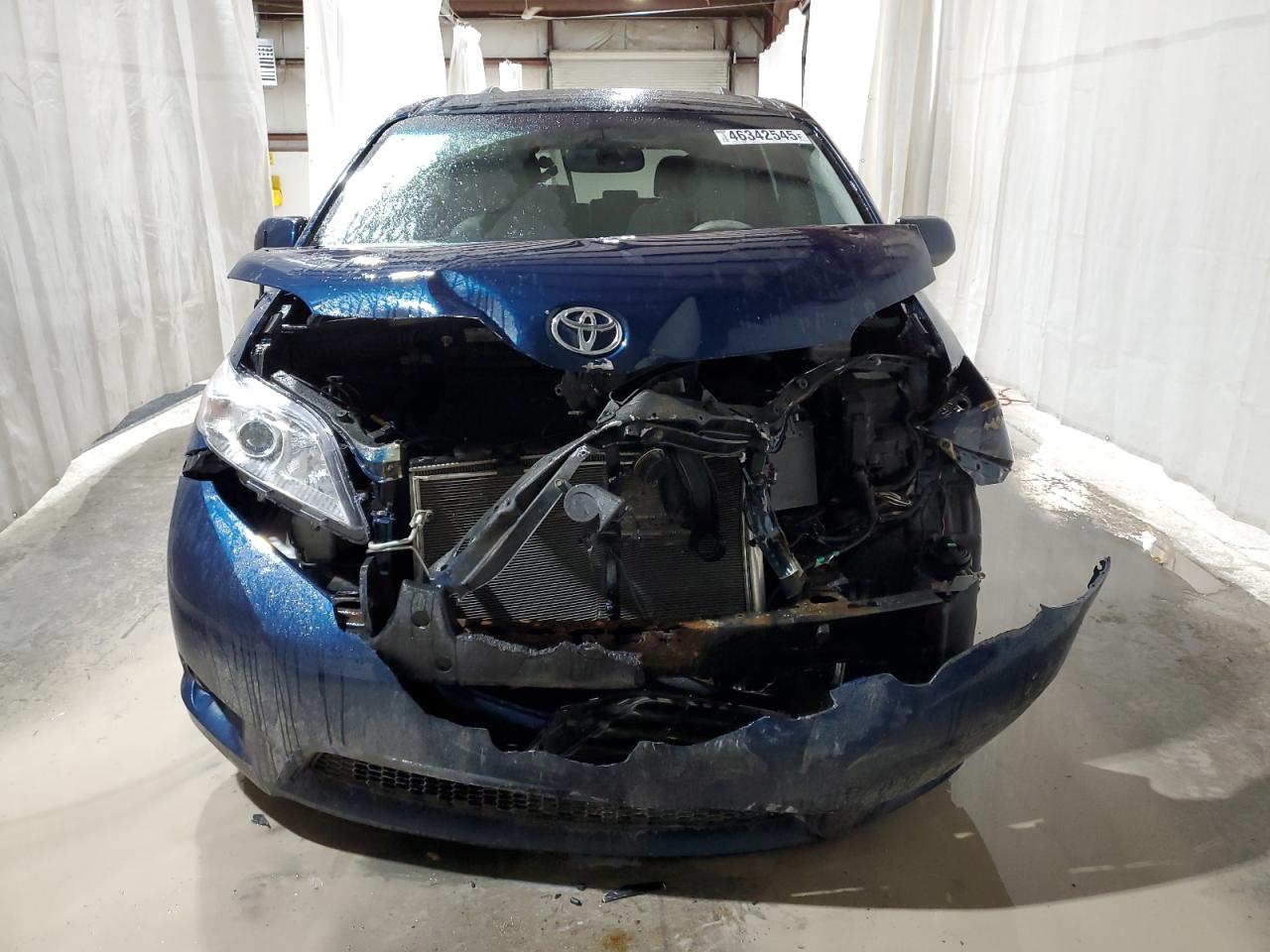 2012 Toyota Sienna - Image 5