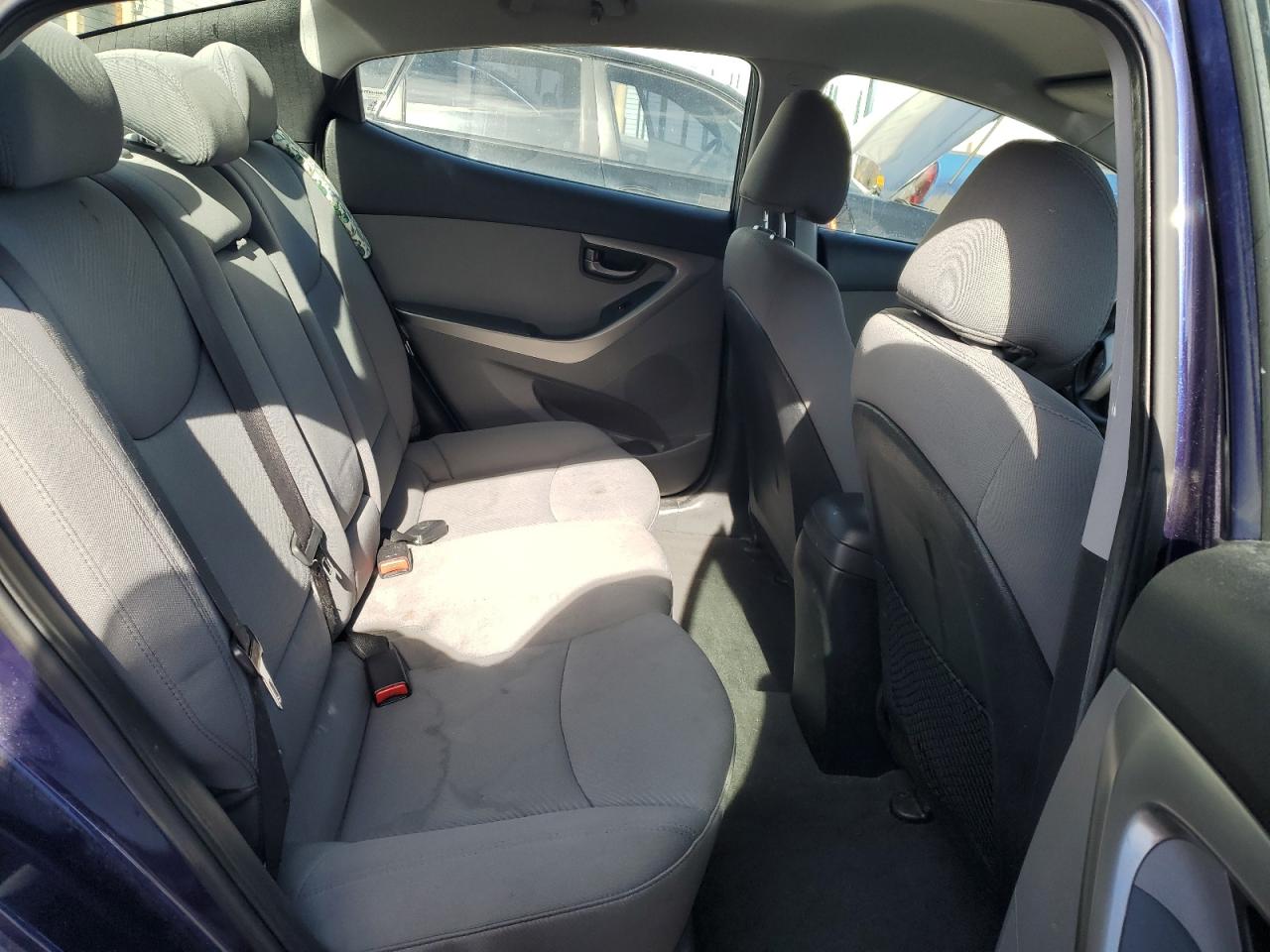 2013 Hyundai Elantra - Image 10