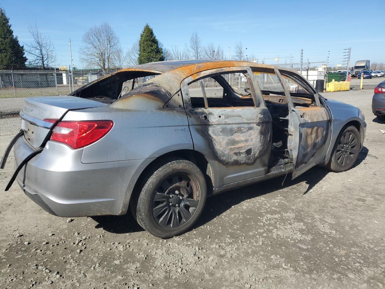 2014 Chrysler 200 - Image 3