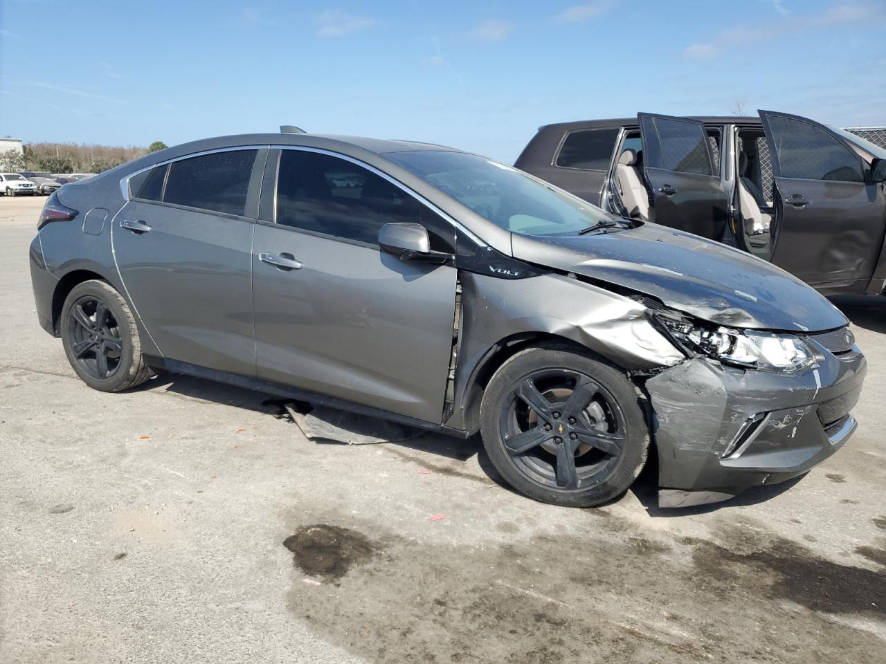 2017 Chevrolet Volt - Image 4