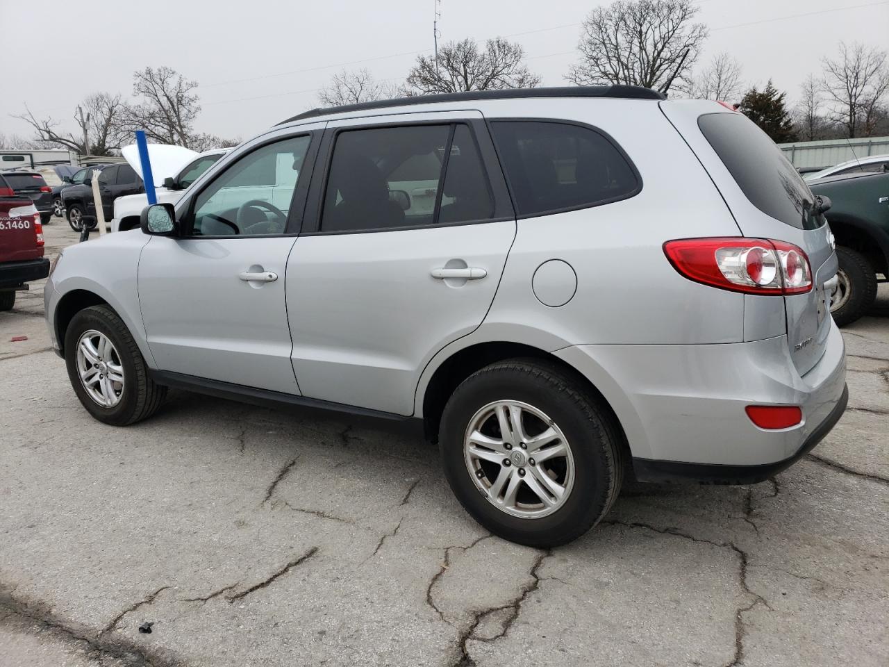 2010 Hyundai Santa Fe - Image 2