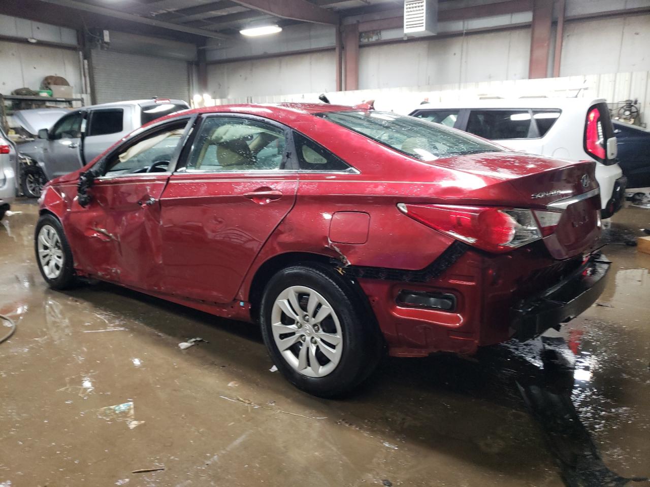 2011 Hyundai Sonata - Image 2