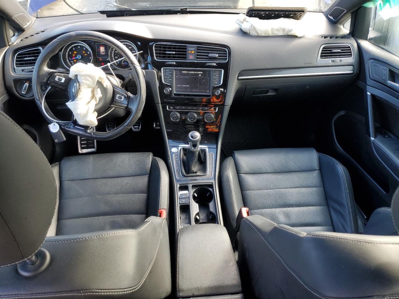 2017 Volkswagen Golf - Image 8