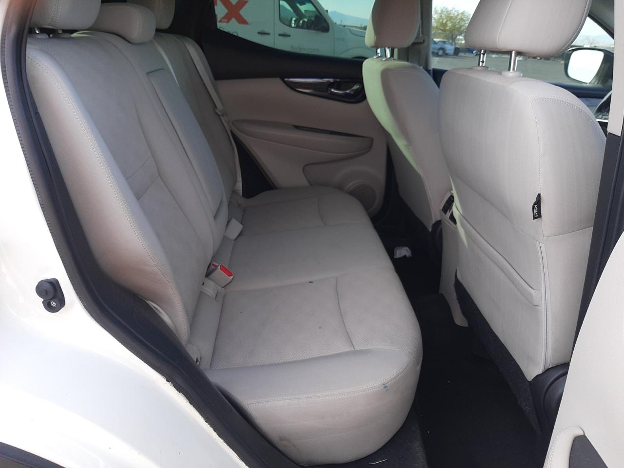 2018 Nissan Rogue - Image 11