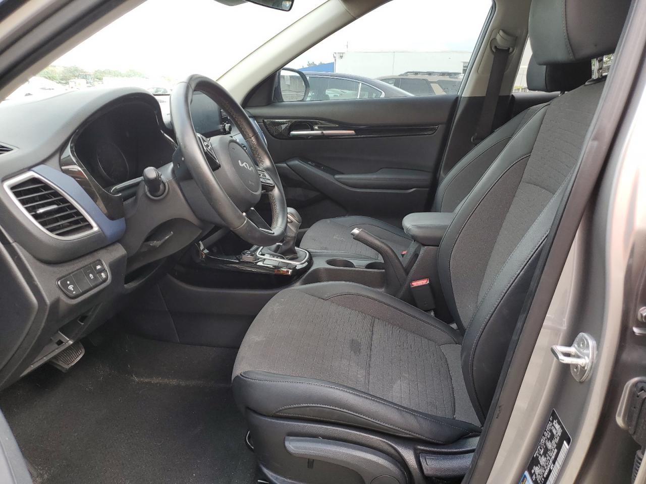 2023 Kia Seltos - Image 7