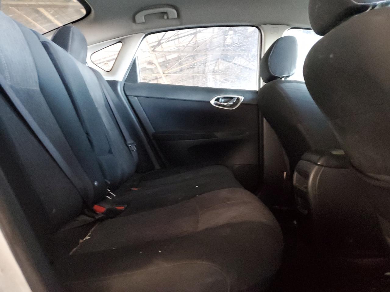 2014 Nissan Sentra - Image 10