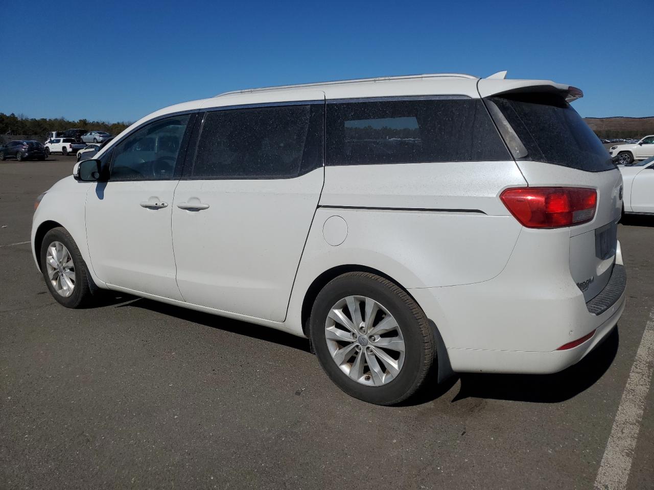 2015 Kia Sedona - Image 2
