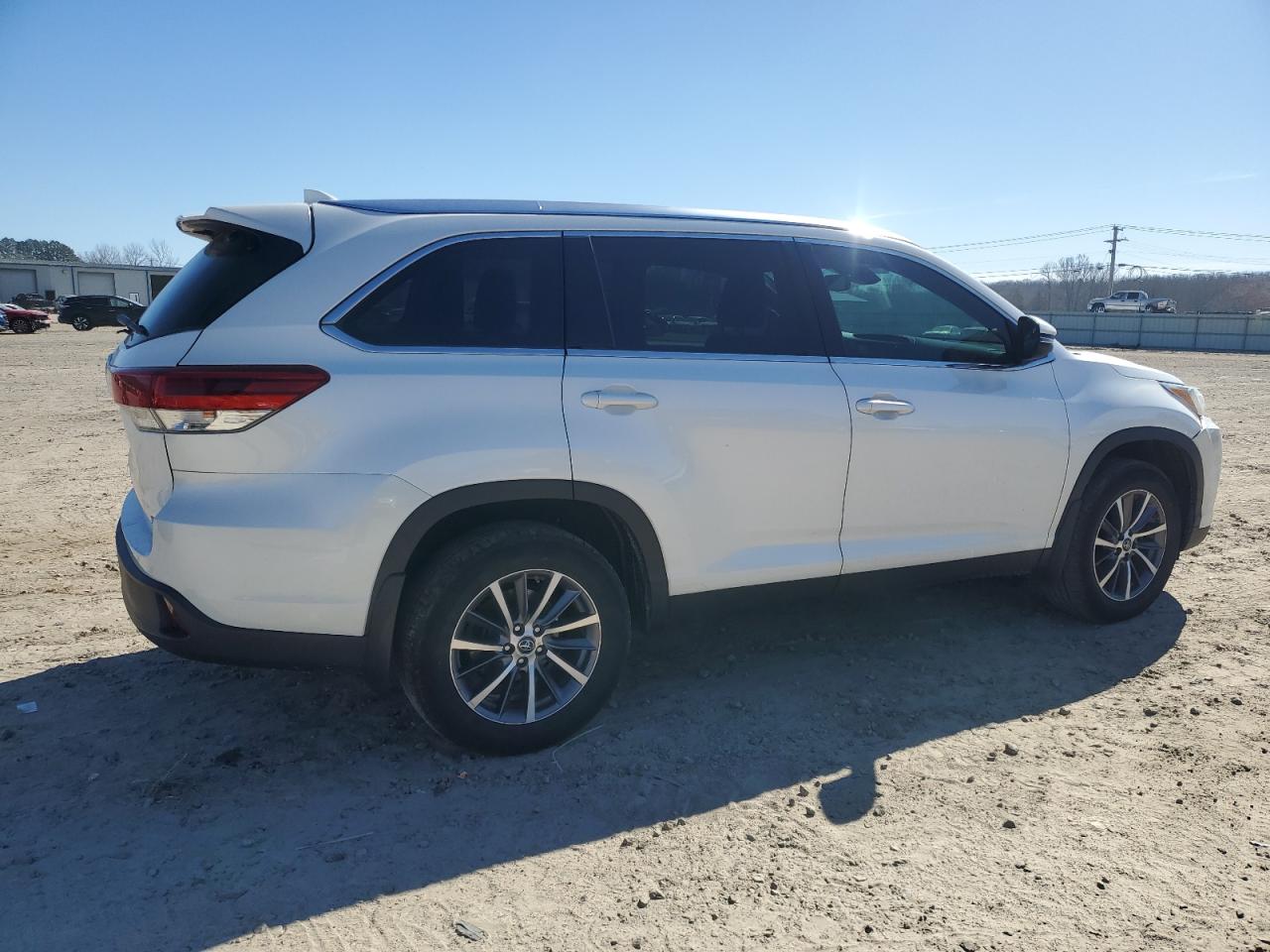 2019 Toyota Highlander - Image 3
