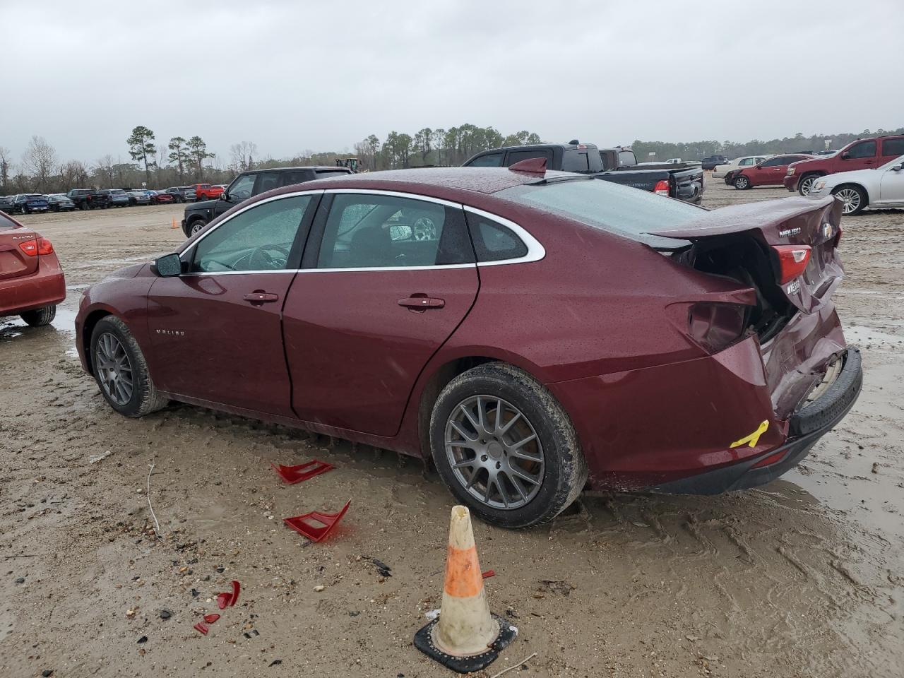 2016 Chevrolet Malibu - Image 2