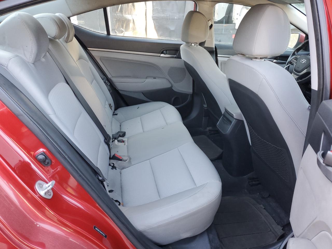 2017 Hyundai Elantra - Image 10