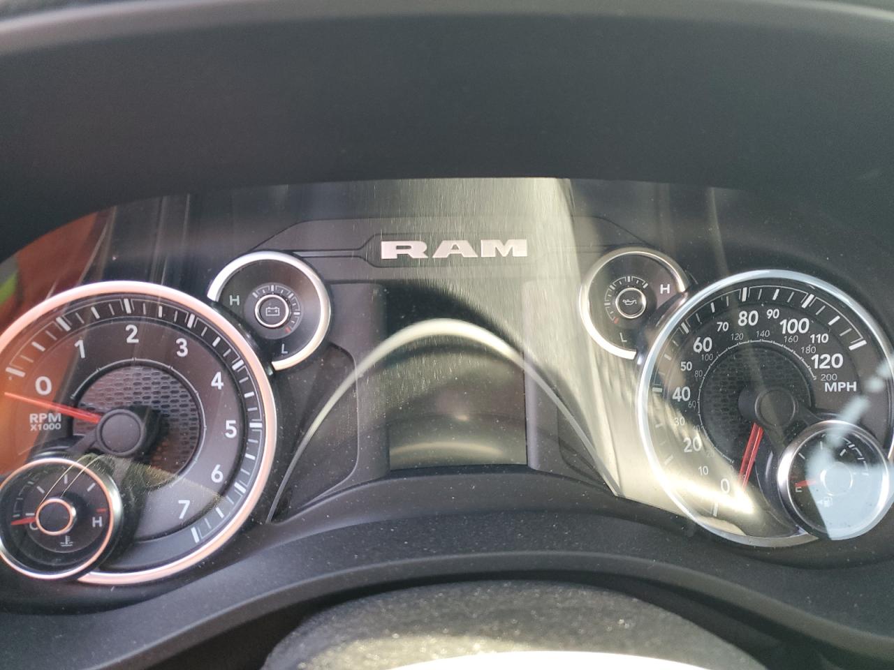 2021 RAM 1500 - Image 9