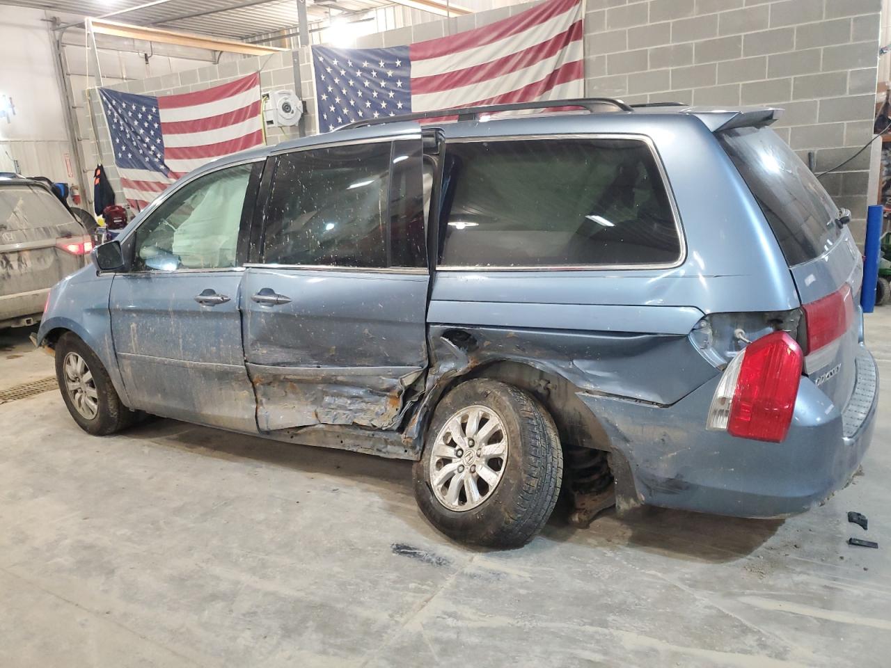 2008 Honda Odyssey - Image 2
