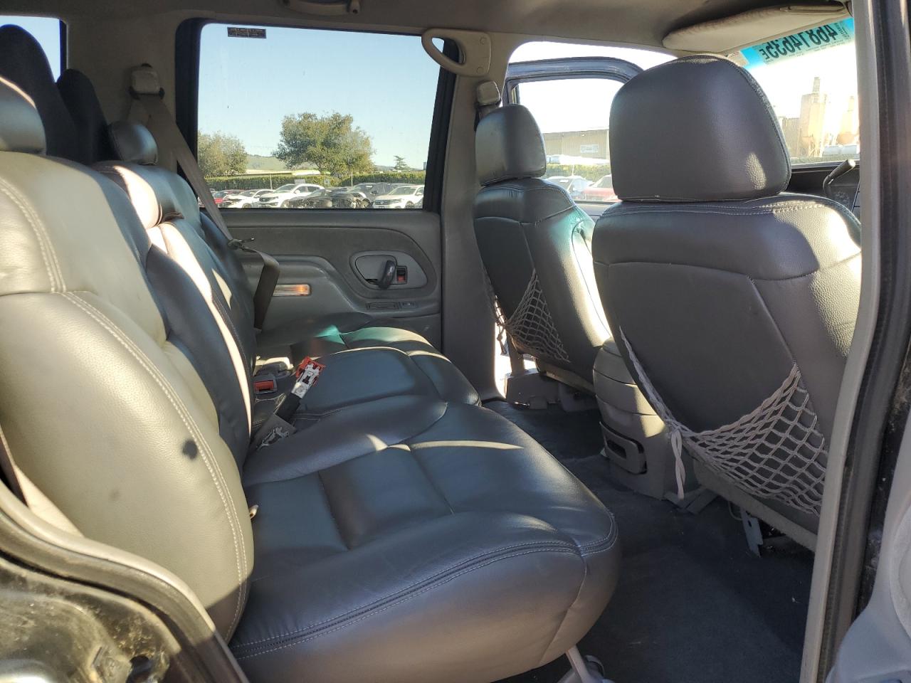 1996 GMC Yukon - Image 11