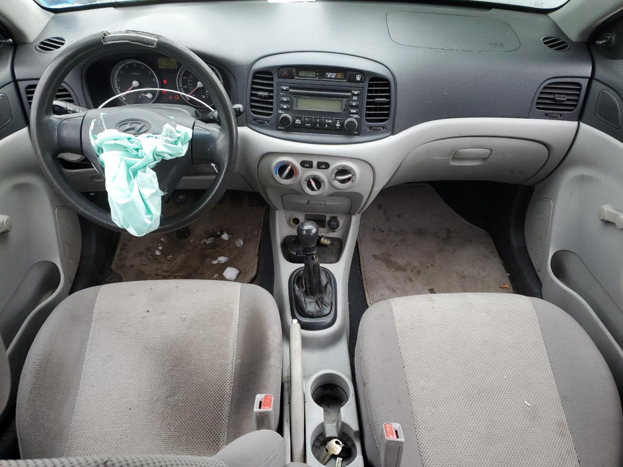 2008 Hyundai Accent - Image 8