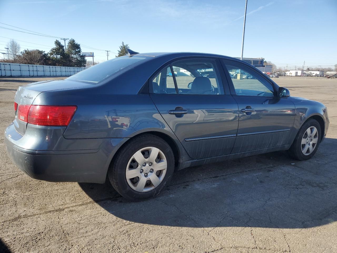 2009 Hyundai Sonata - Image 3