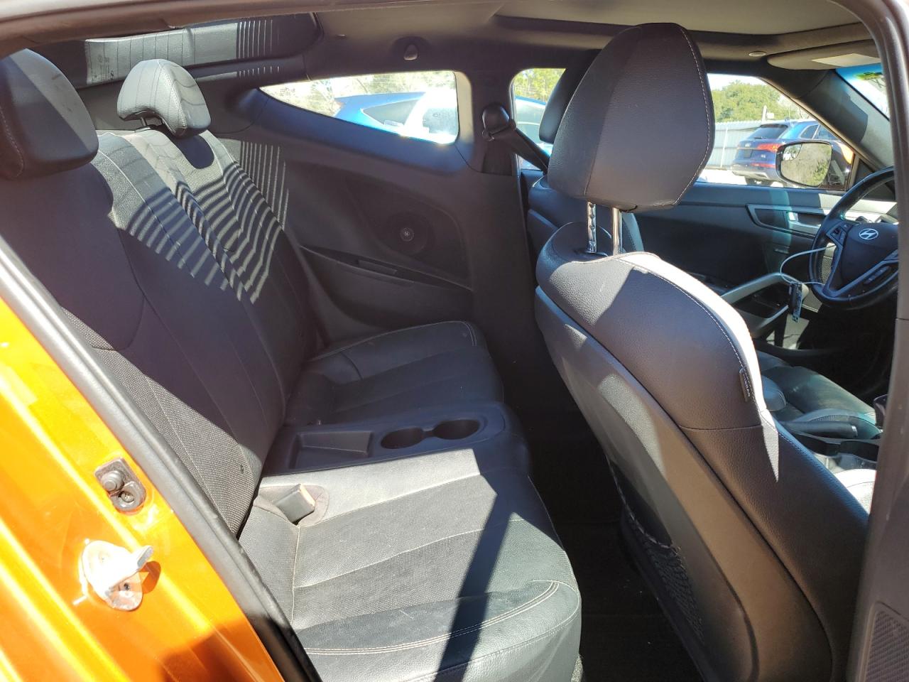2016 Hyundai Veloster - Image 10