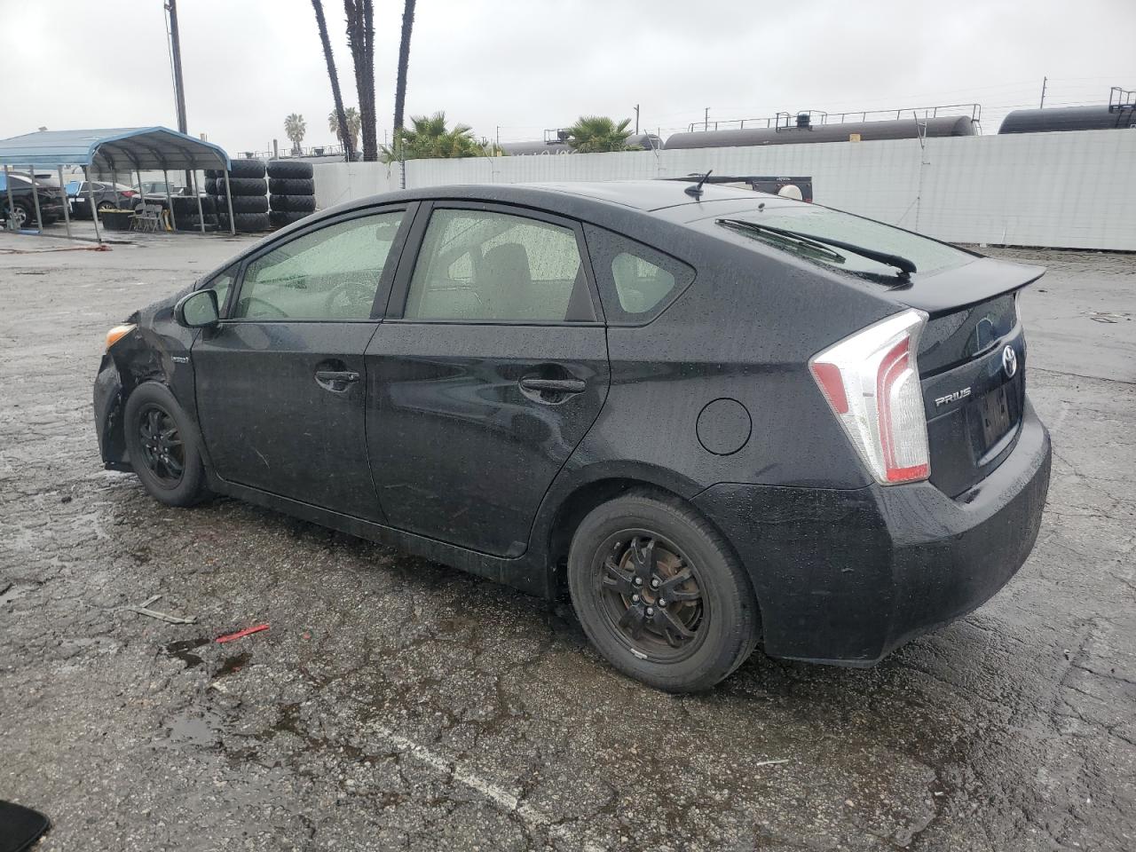 2014 Toyota Prius - Image 2