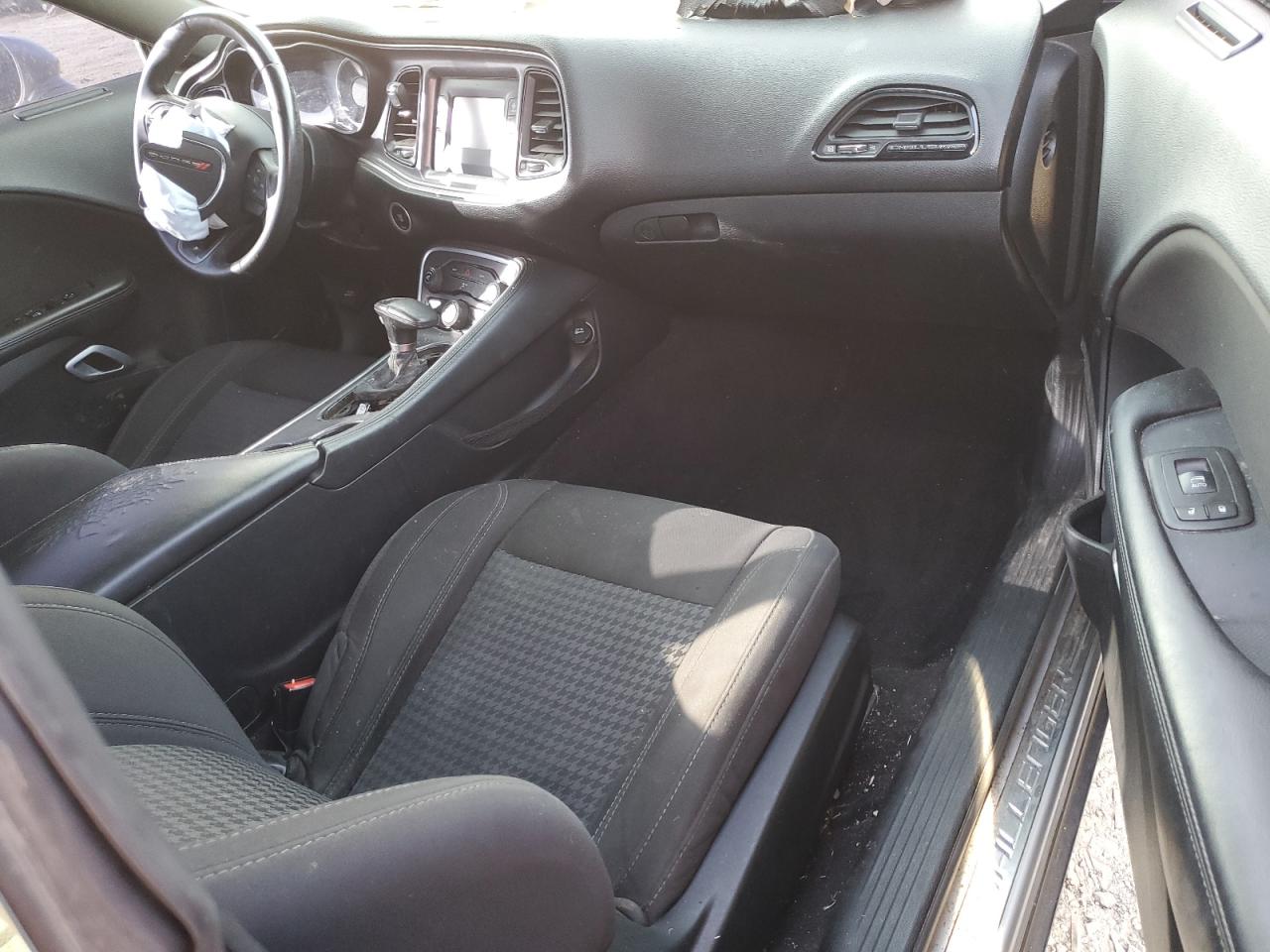2016 Dodge Challenger - Image 8
