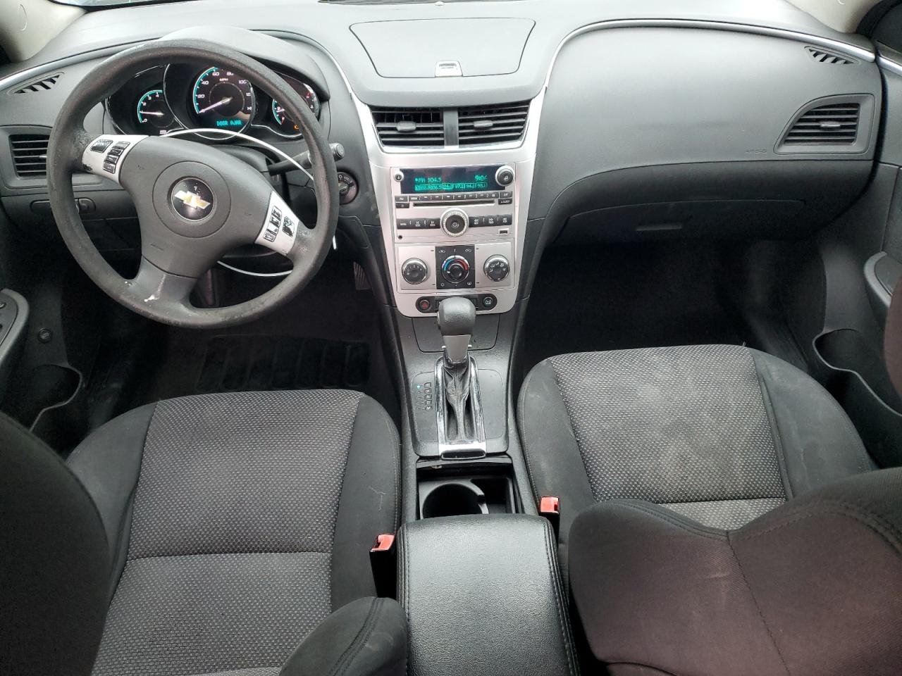 2011 Chevrolet Malibu - Image 8
