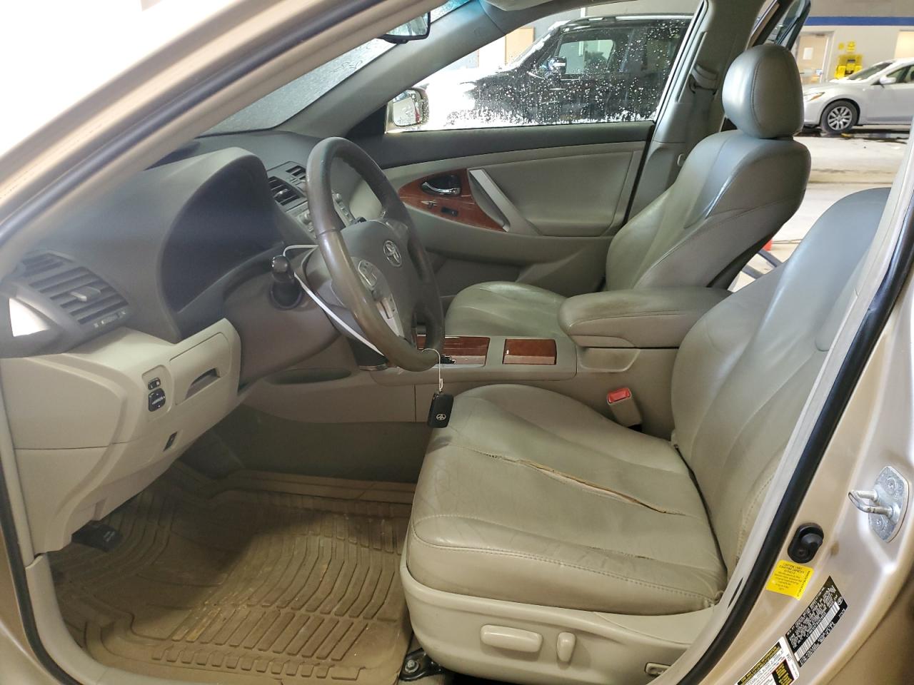 2011 Toyota Camry - Image 7