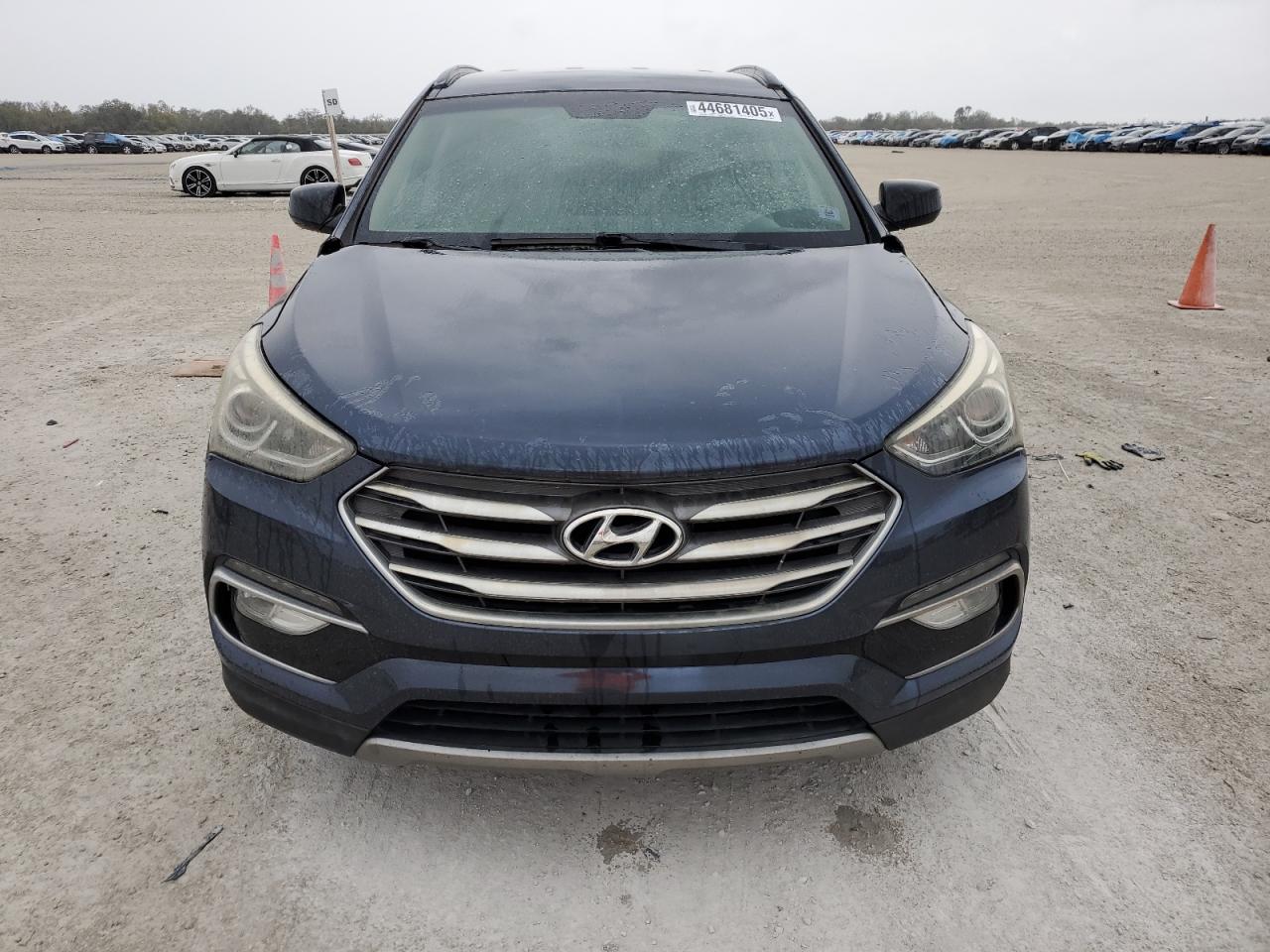 2017 Hyundai Santa Fe - Image 5