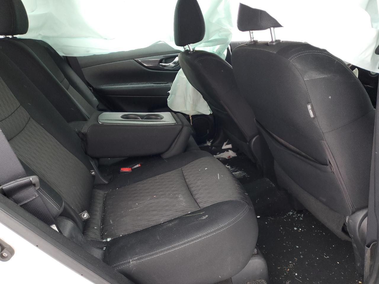 2018 Nissan Rogue - Image 11