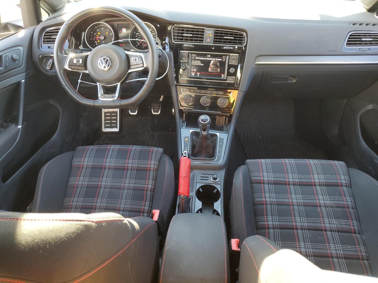 2019 Volkswagen GTI - Image 8
