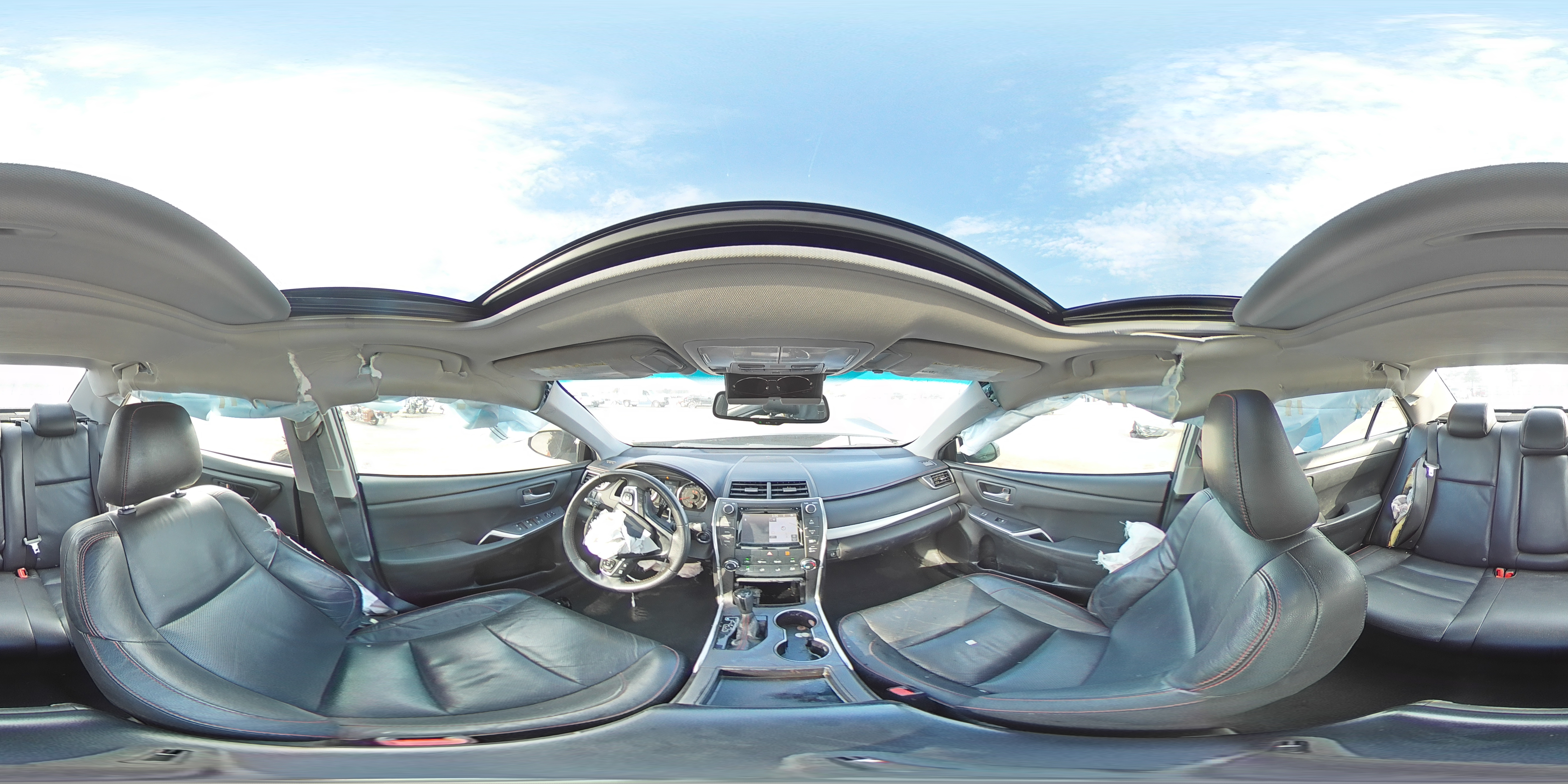 2015 Toyota Camry - Image 13