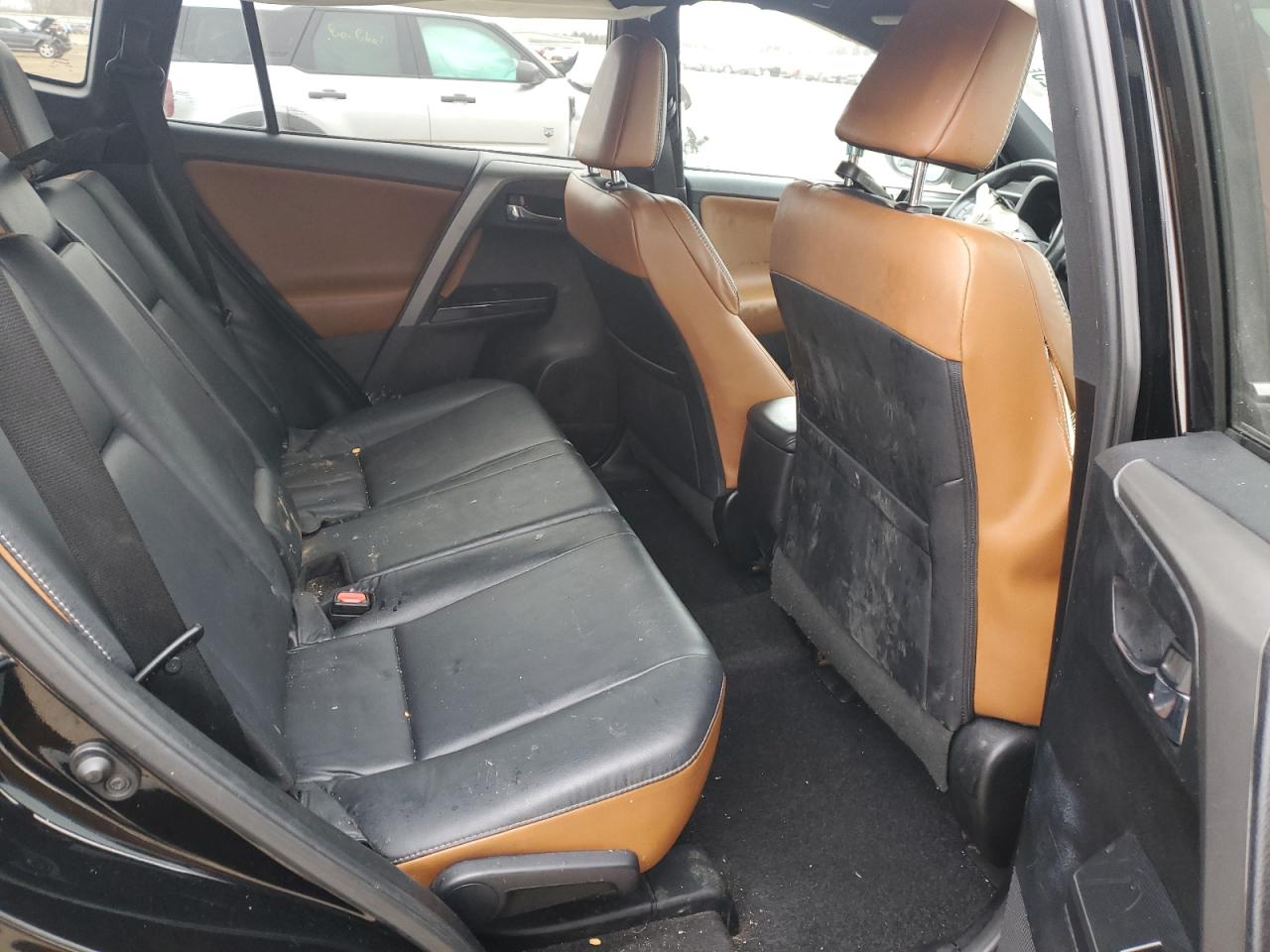 2017 Toyota RAV 4 - Image 11