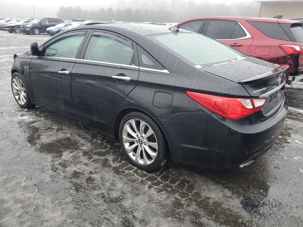 2013 Hyundai Sonata - Image 2
