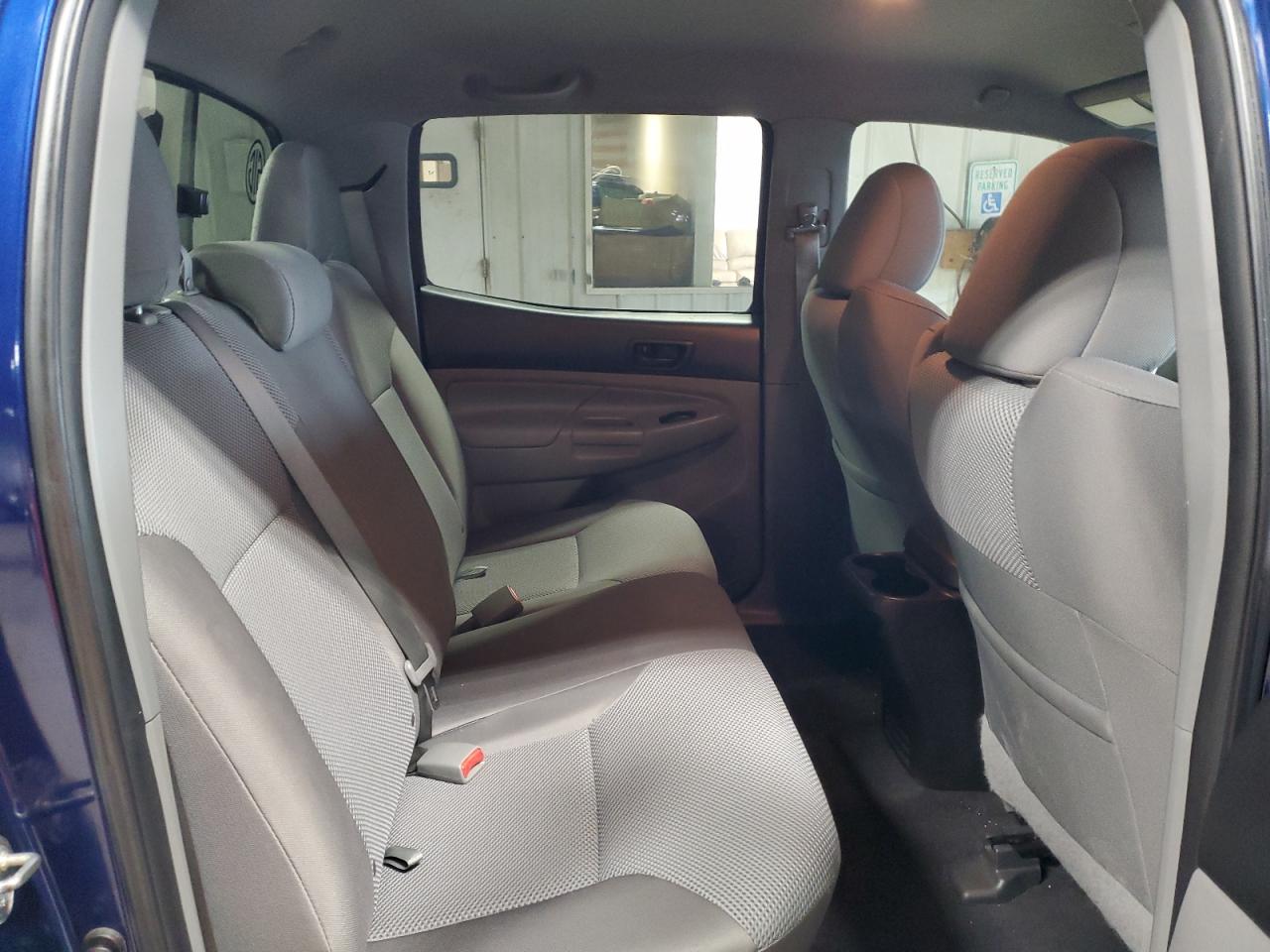 2015 Toyota Tacoma - Image 10