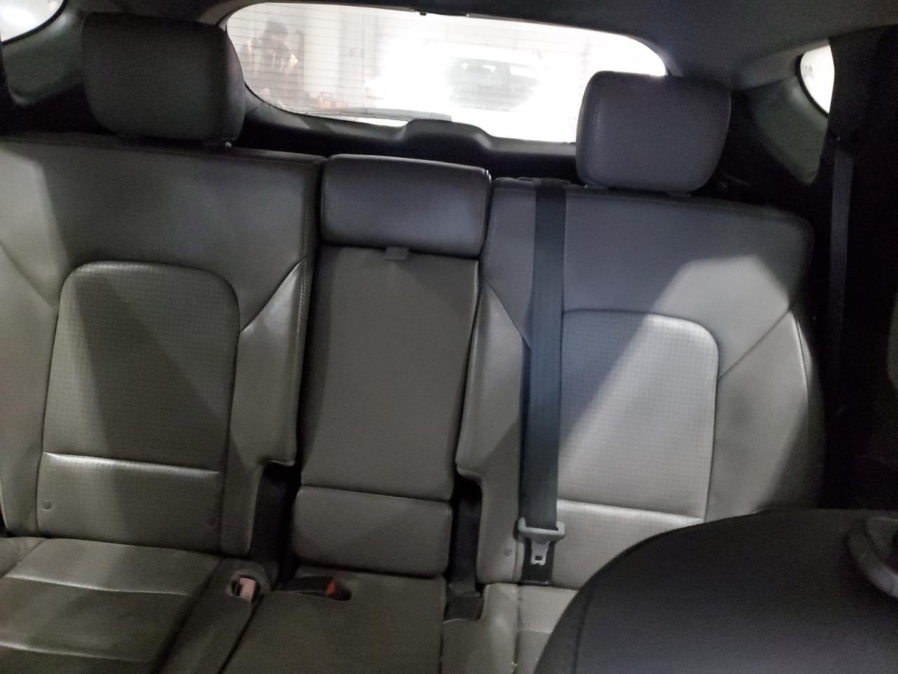 2013 Hyundai Santa Fe - Image 10