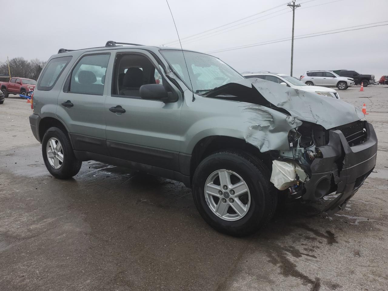2005 Ford Escape - Image 4