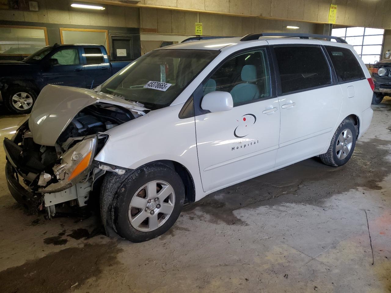 2008 Toyota Sienna - Image 1