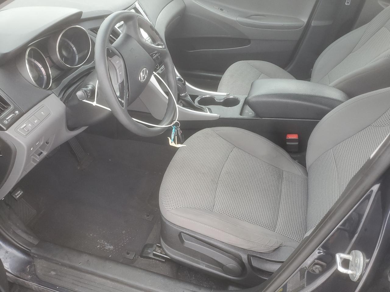 2012 Hyundai Sonata - Image 7