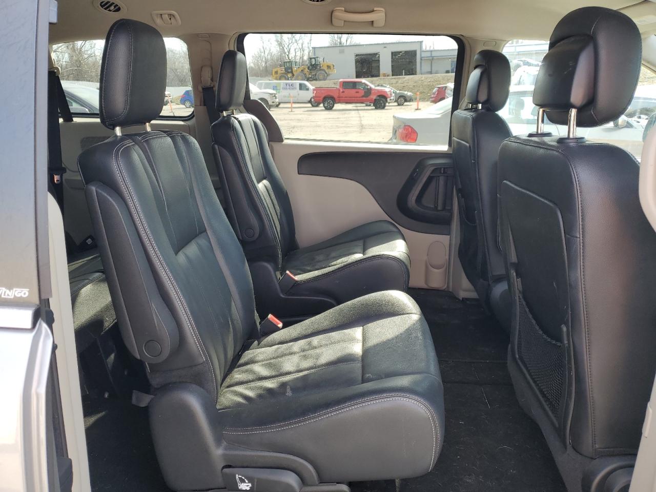 2013 Chrysler Town & Country - Image 12