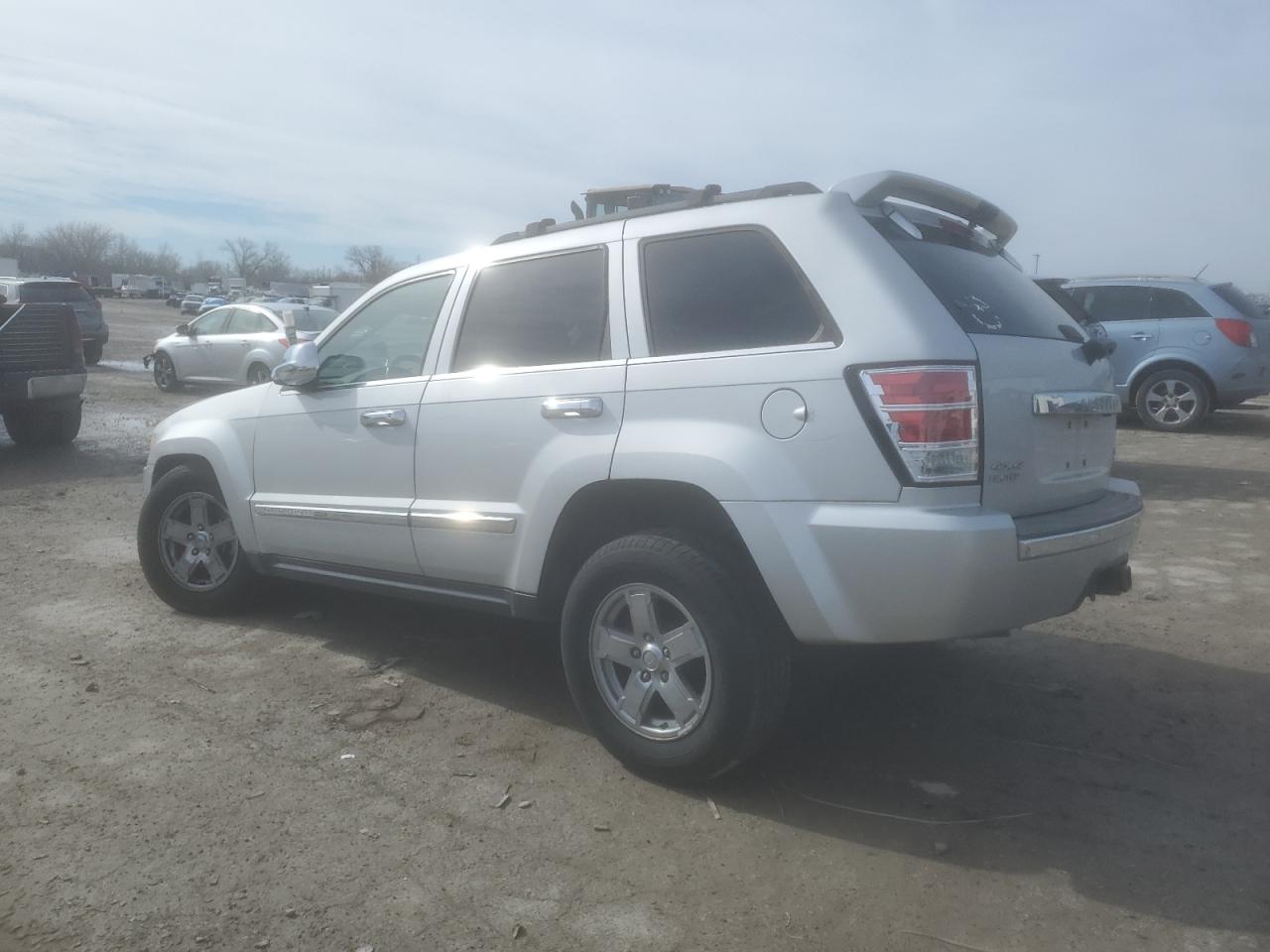 2006 Jeep Grand Cherokee - Image 2