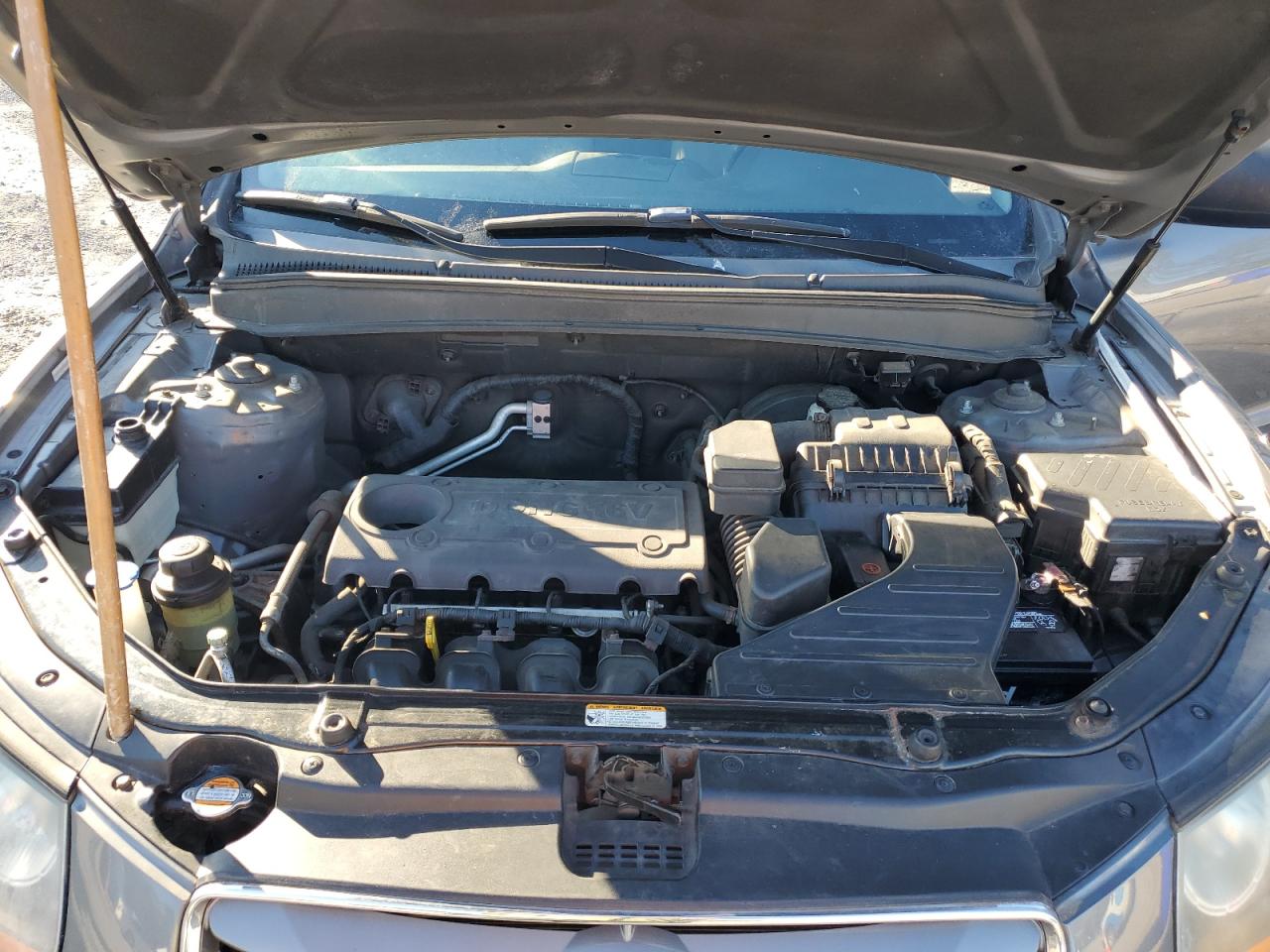 2010 Hyundai Santa Fe - Image 12