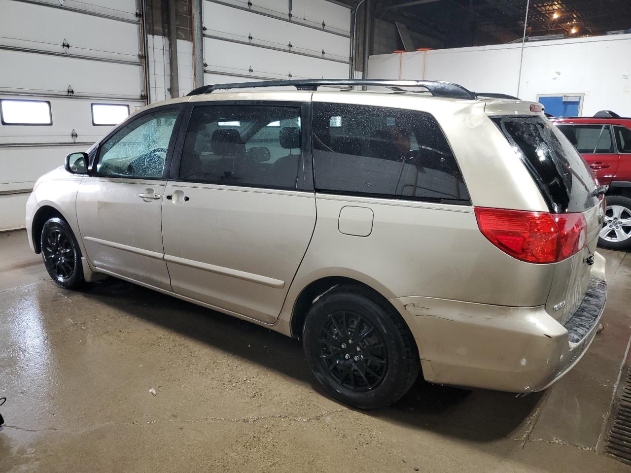 2006 Toyota Sienna - Image 2