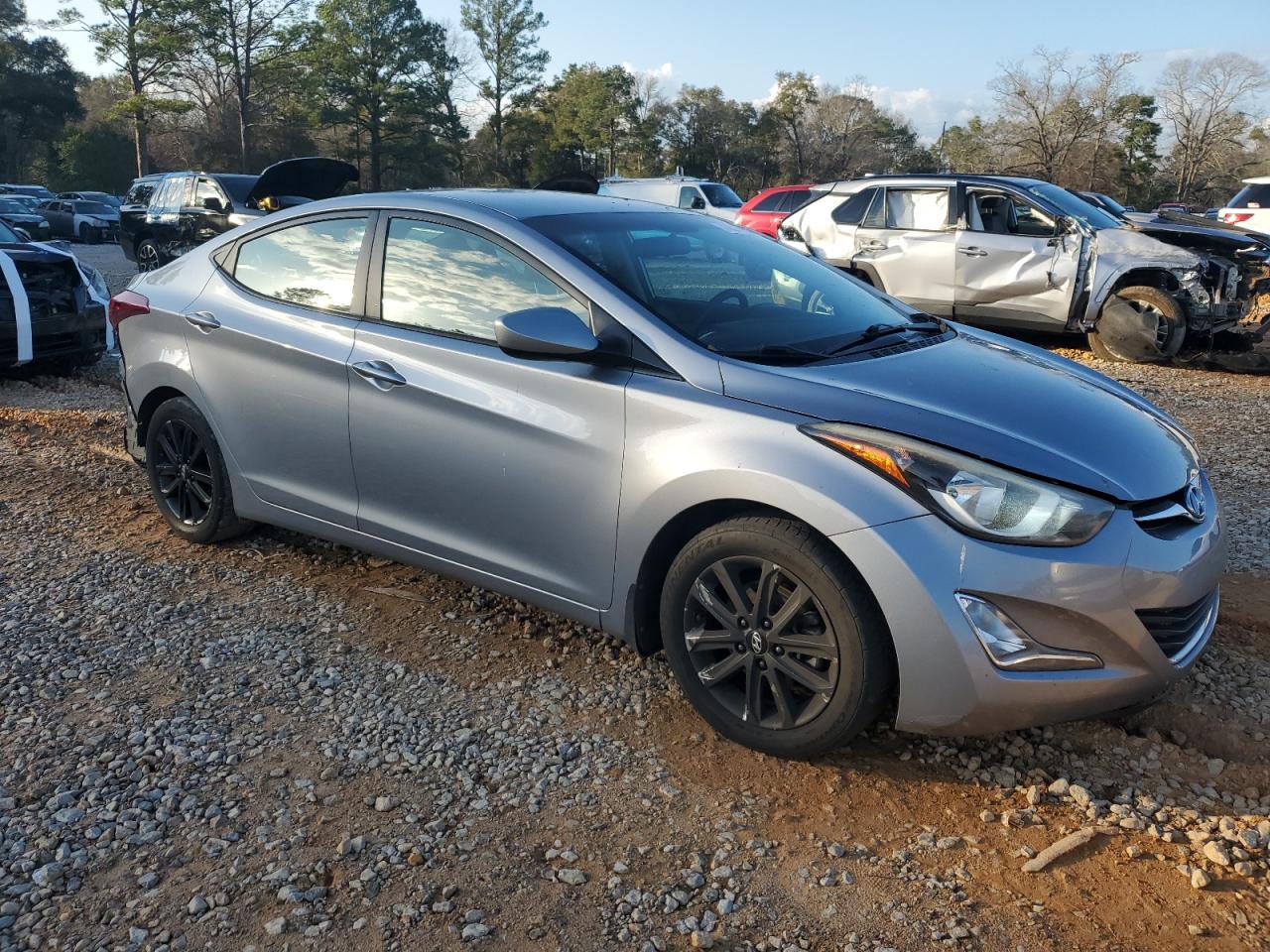 2016 Hyundai Elantra - Image 4