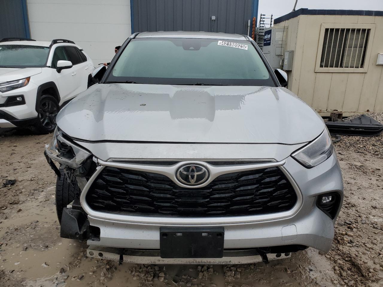 2021 Toyota Highlander - Image 5