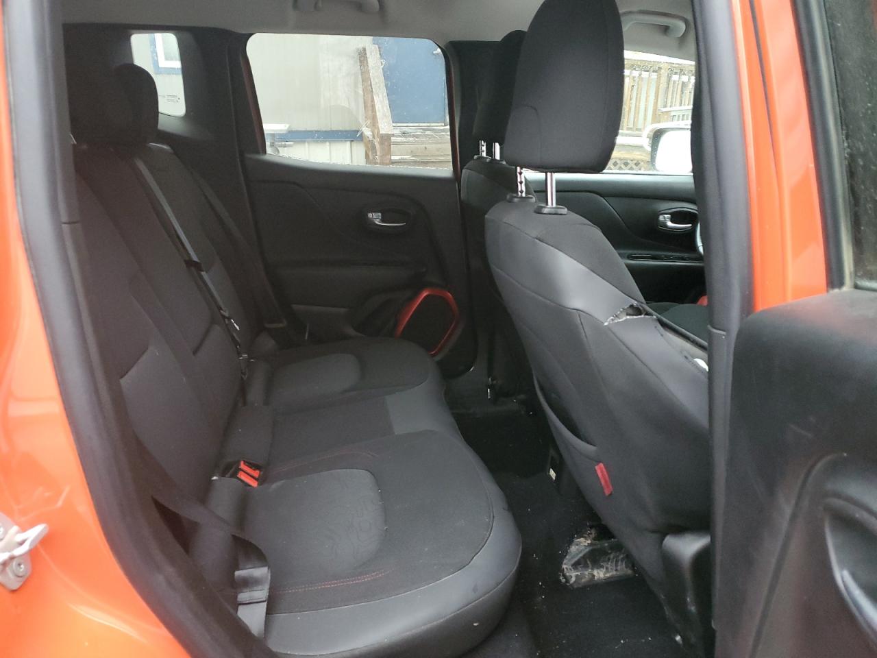 2017 Jeep Renegade - Image 10