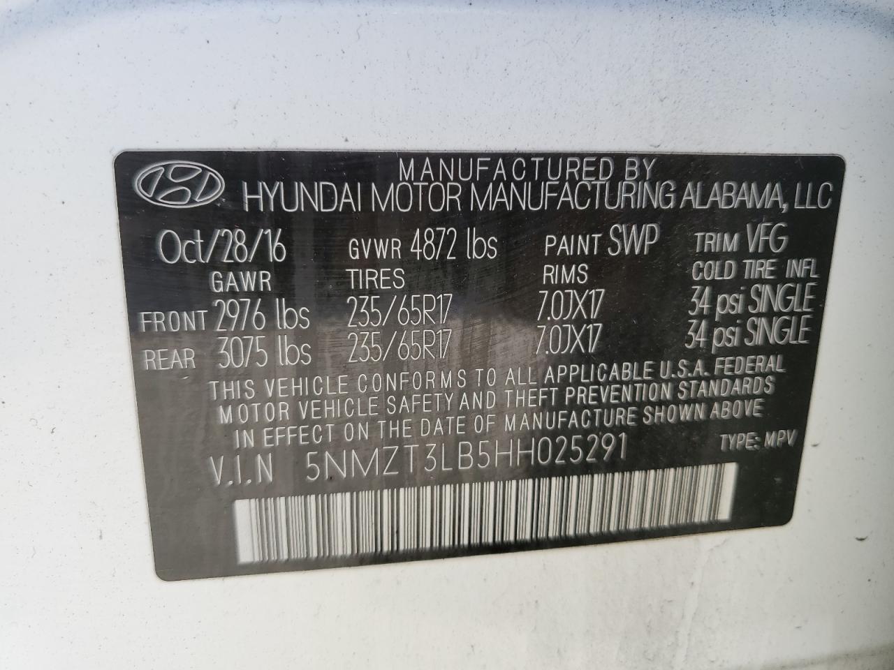 2017 Hyundai Santa Fe - Image 13