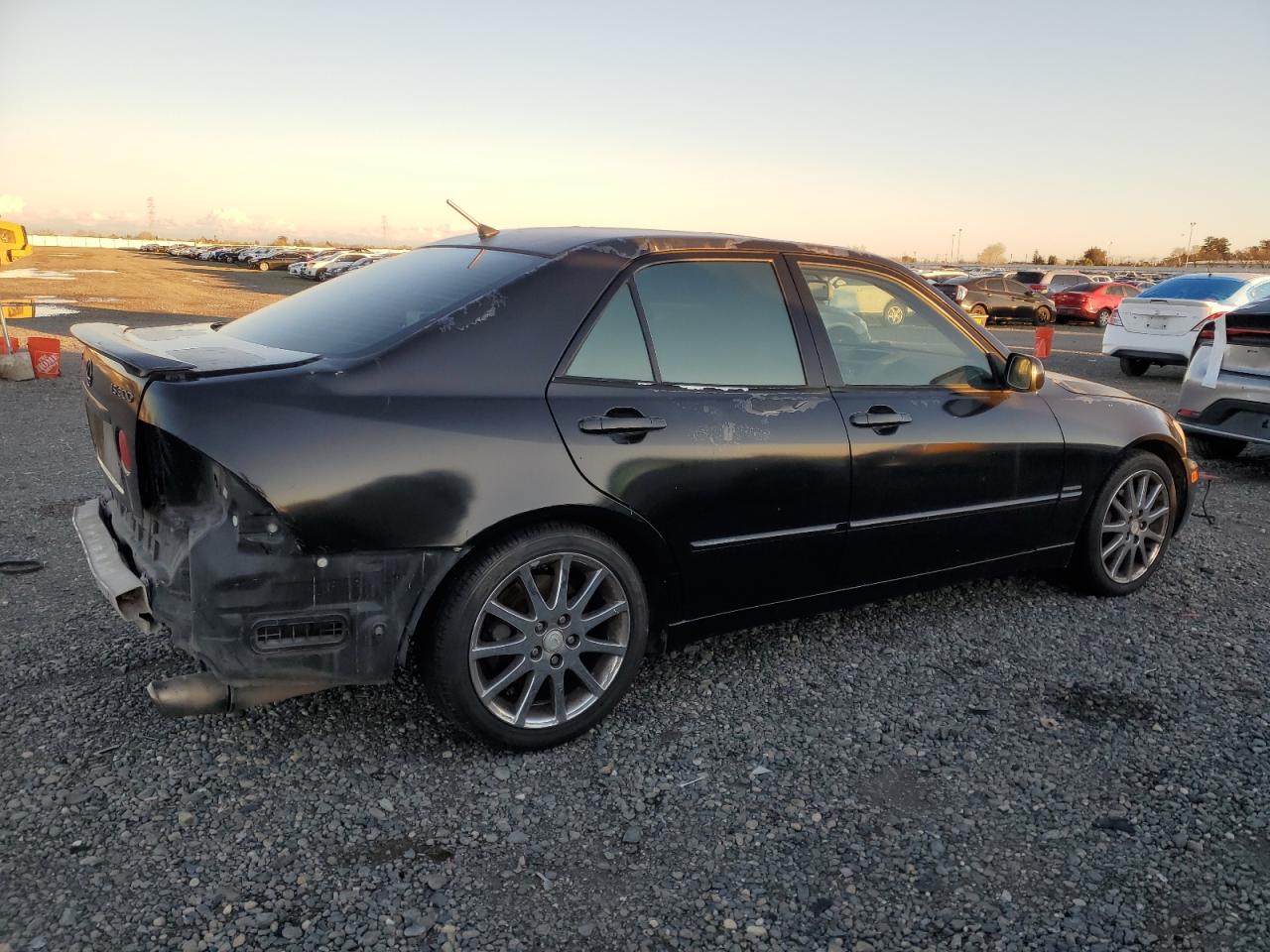 2003 Lexus IS - Image 3