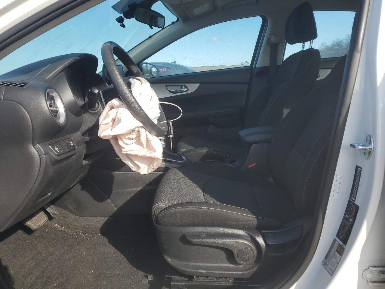 2023 Kia Forte - Image 7