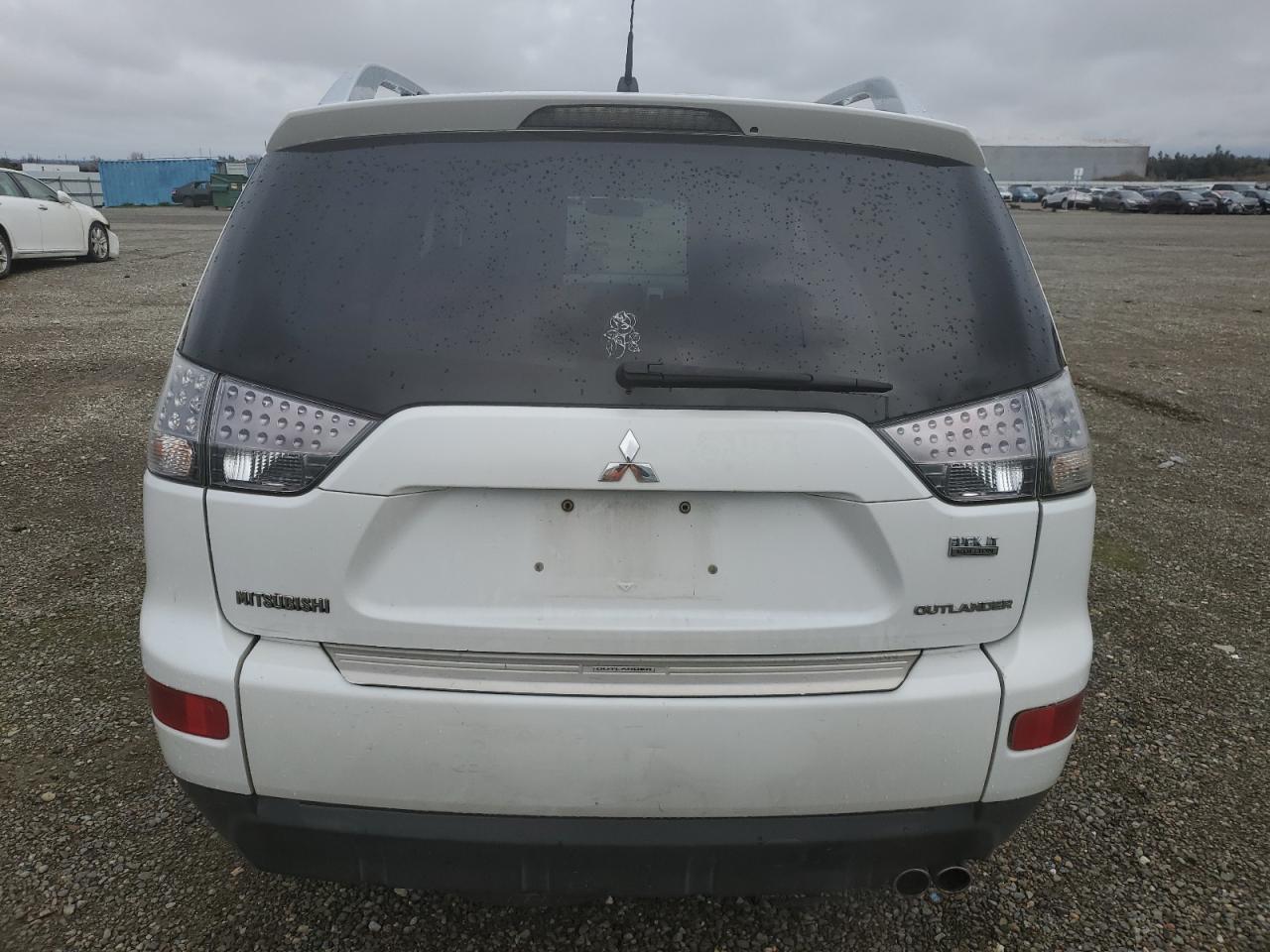 2008 Mitsubishi Outlander - Image 6
