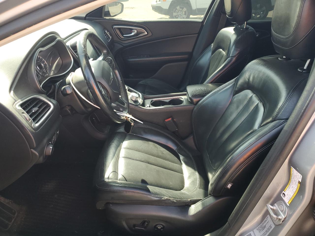 2017 Chrysler 200 - Image 7